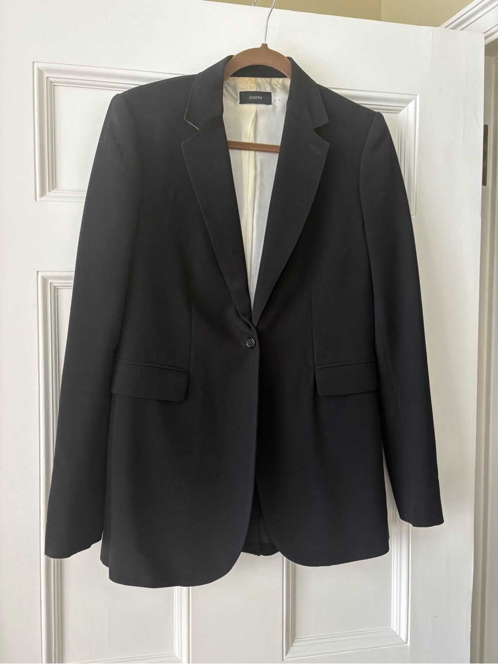 Joseph Black Single-Button Tailored Blazer Jacket